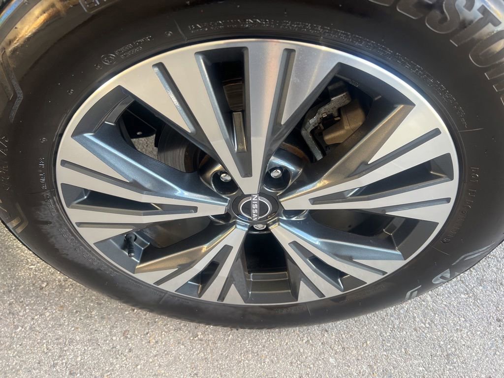 Certified 2023 Nissan Rogue SV image 43