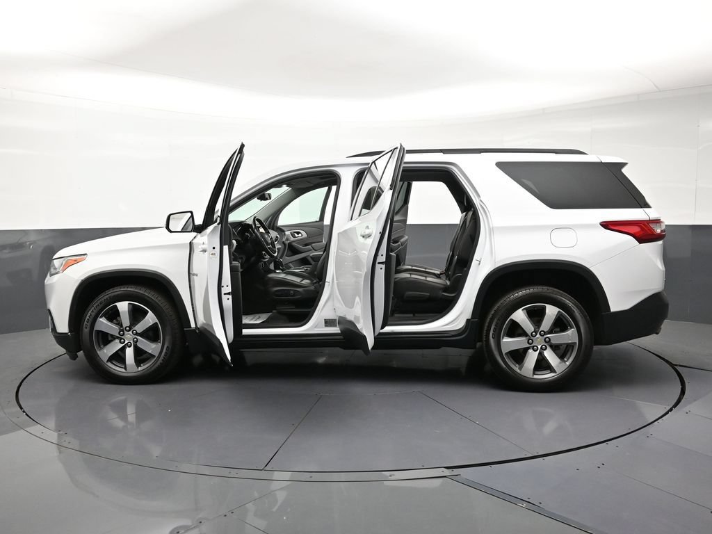 Certified 2020 Chevrolet Traverse LT w/ LT Premium Package AWD/4WD image 34
