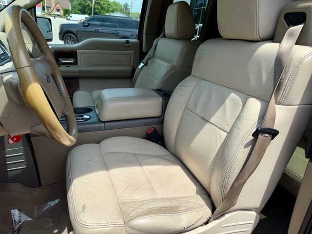 Used 2004 Ford F150 Lariat RWD image 11