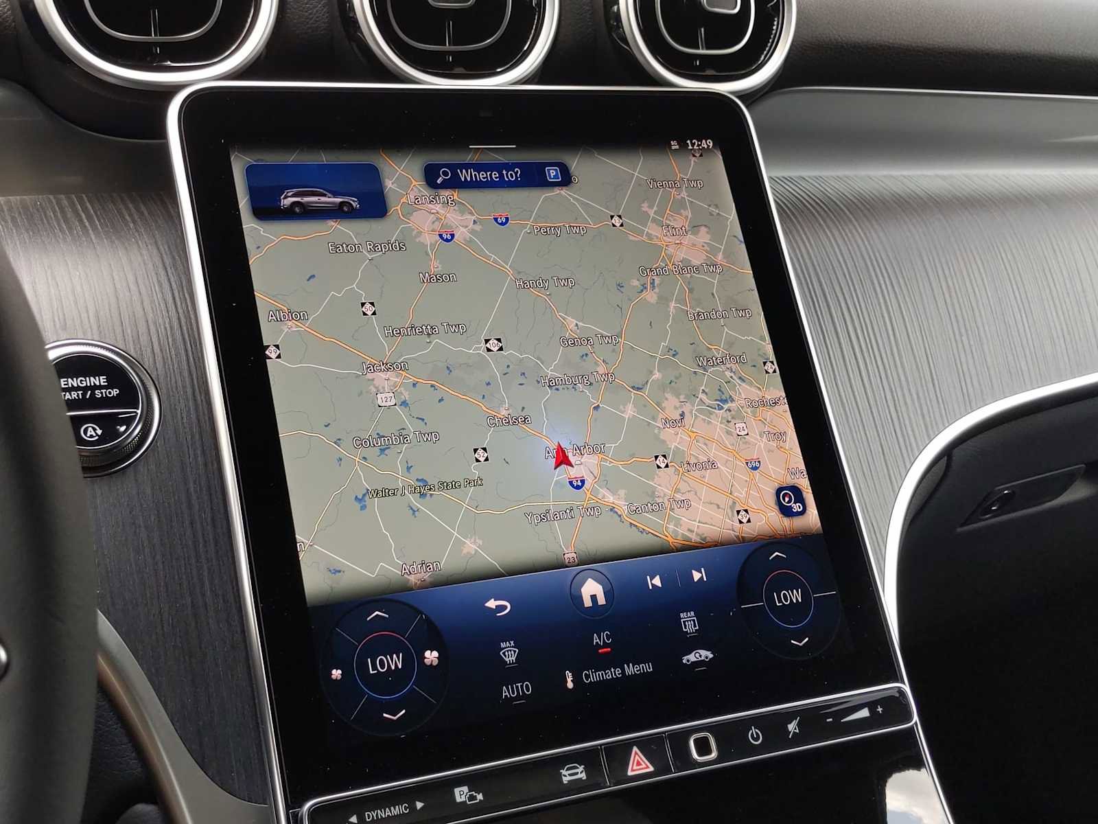 Used 2025 Mercedes-Benz GLC 300 4MATIC image 29