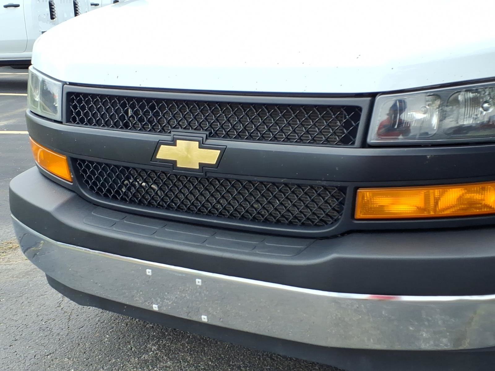 Used 2023 Chevrolet Express 3500 w/ Power Convenience Package RWD image 33