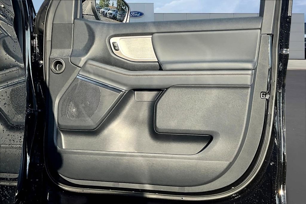 New 2025 Ford Expedition Active AWD/4WD image 32