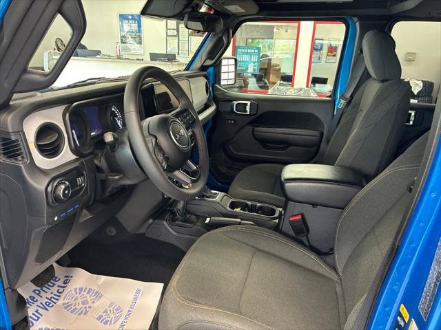 Certified 2024 Jeep Wrangler Unlimited AWD/4WD image 12