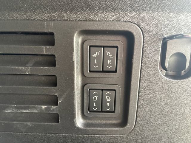 Used 2025 Buick Enclave Sport Touring w/ Power Package image 17