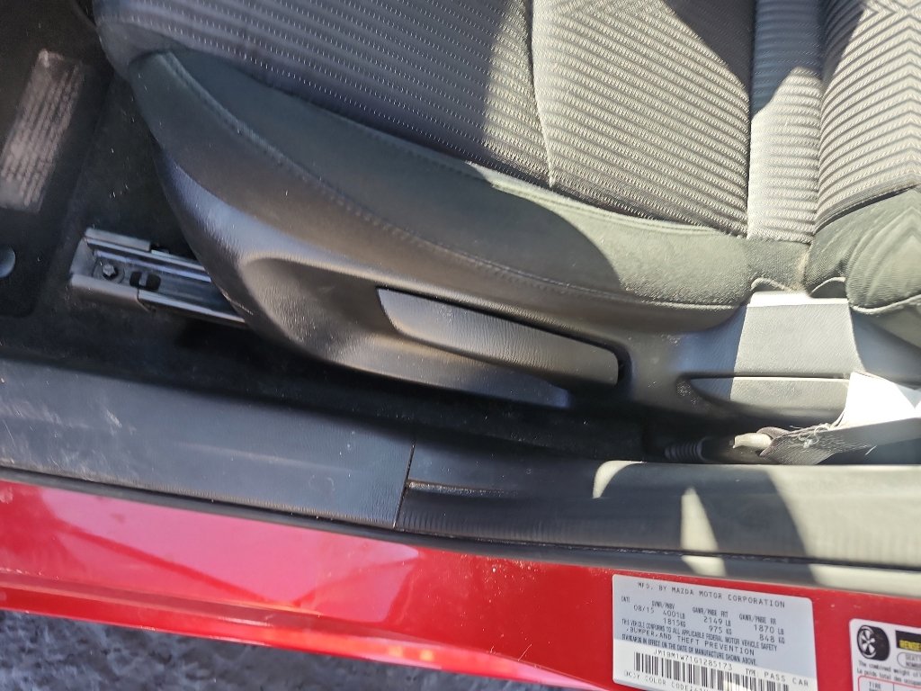 Used 2016 MAZDA MAZDA3 i Touring w/ Popular Equipment Package FWD image 16