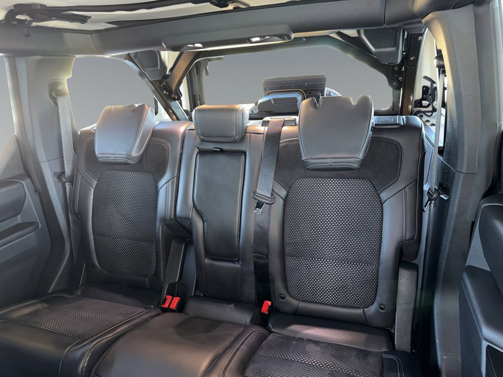 Used 2025 Ford Bronco Raptor AWD/4WD image 18