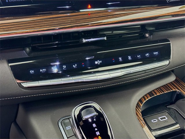 Used 2024 Cadillac Escalade ESV Luxury image 17