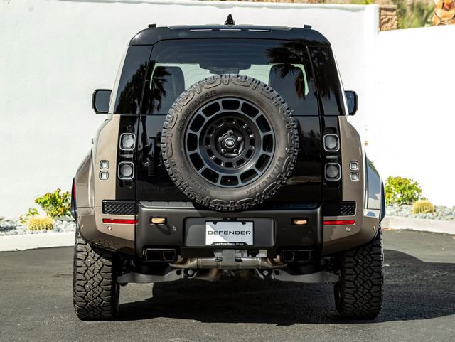 Used 2025 Land Rover Defender 110 AWD/4WD image 9