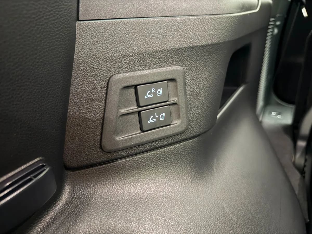 Used 2023 Lexus LX 600 4WD w/ Appearance Package image 44
