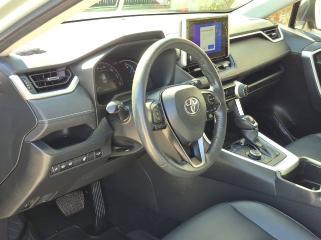 Used 2023 Toyota RAV4 XLE Premium AWD/4WD image 9