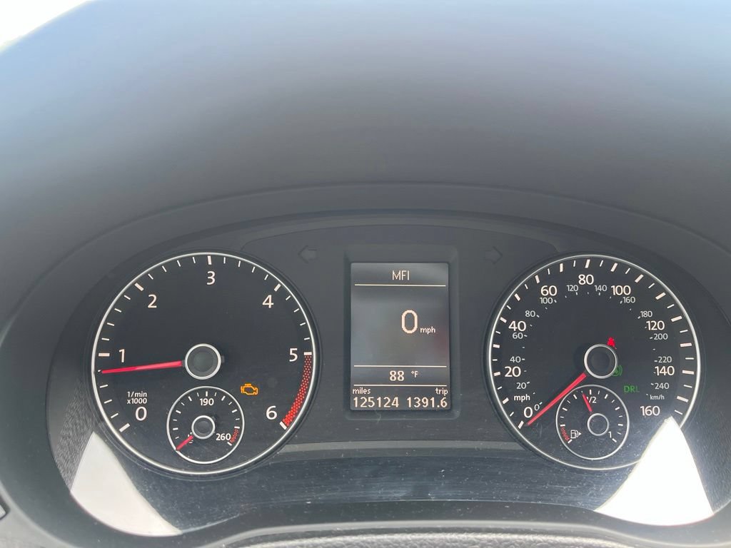 Used 2012 Volkswagen Passat TDI SEL Premium FWD image 11