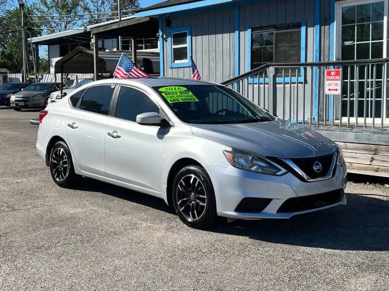 Used 2016 Nissan Sentra SV image 4