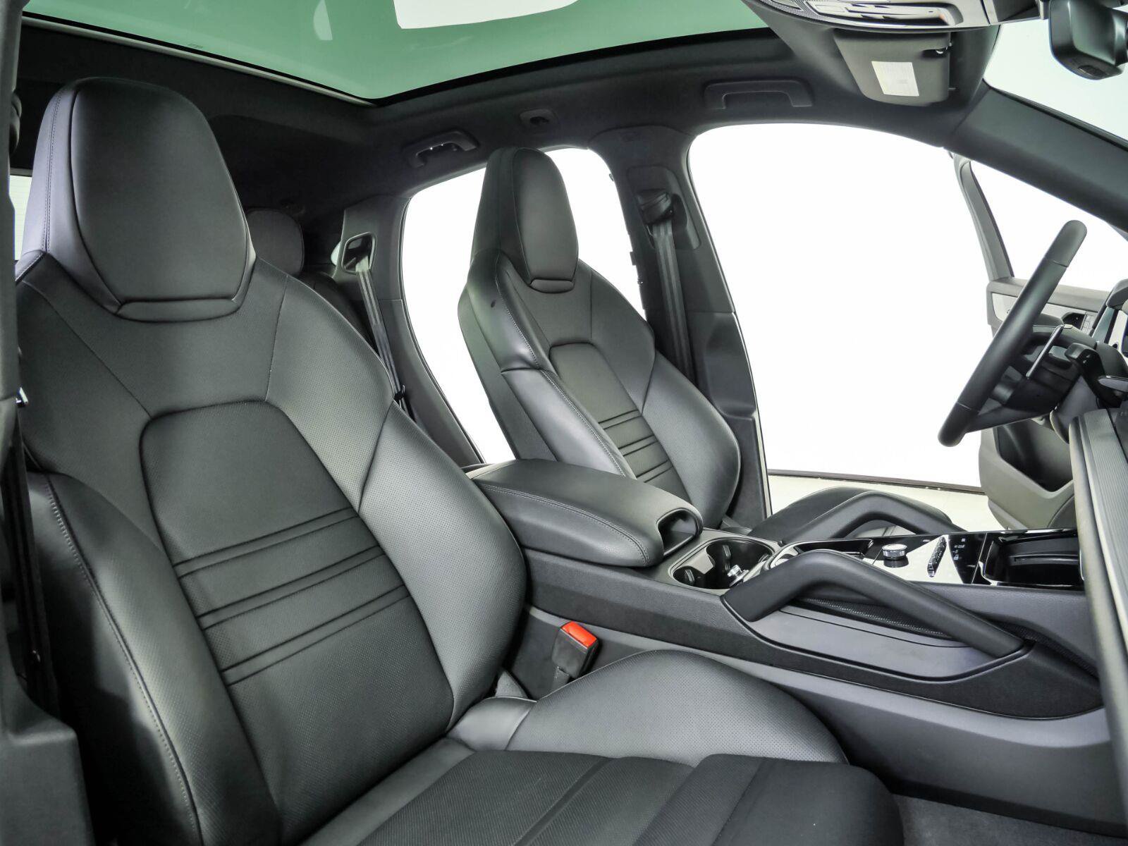 Used 2025 Porsche Cayenne S AWD/4WD image 24