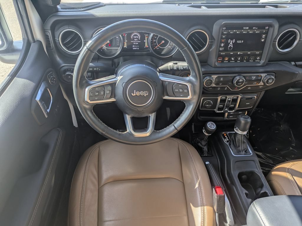 Used 2022 Jeep Wrangler Unlimited Sahara AWD/4WD image 15