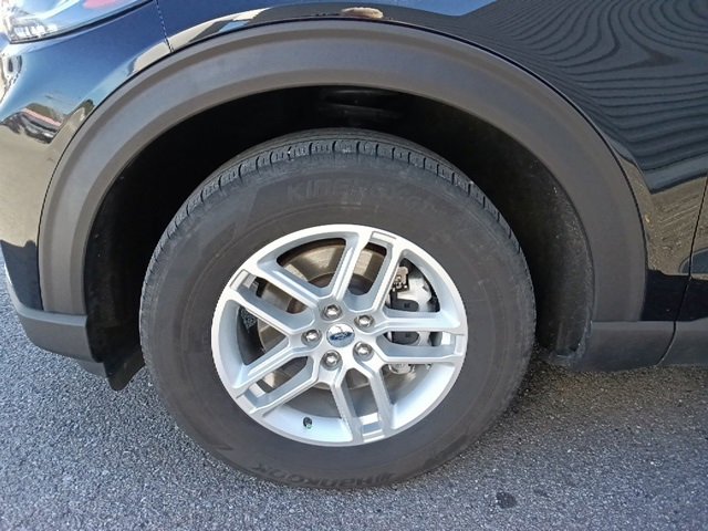 Used 2025 Ford Explorer Active image 10