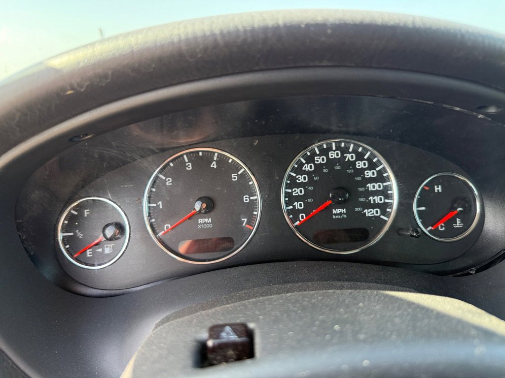 Used 2004 Chrysler Concorde LX image 11