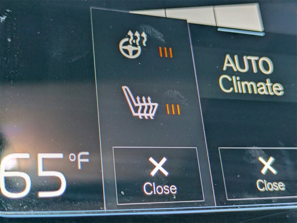 Used 2021 Volvo XC40 T5 R-Design w/ Climate Package image 26