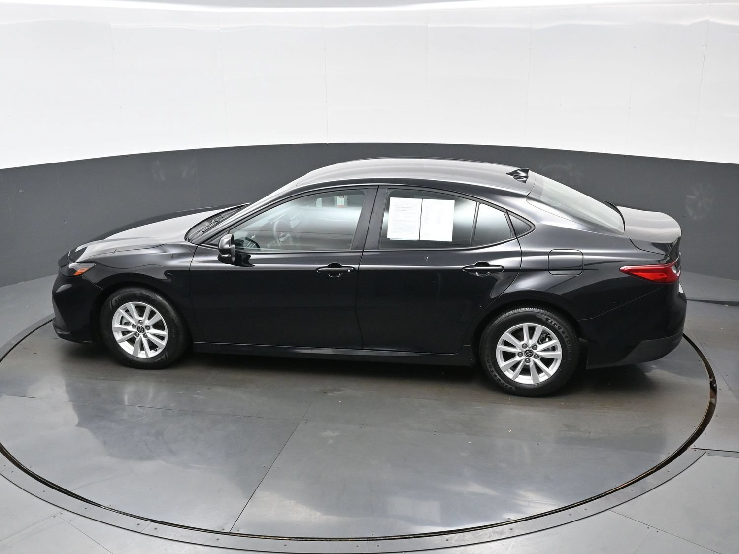 Used 2025 Toyota Camry LE FWD image 37
