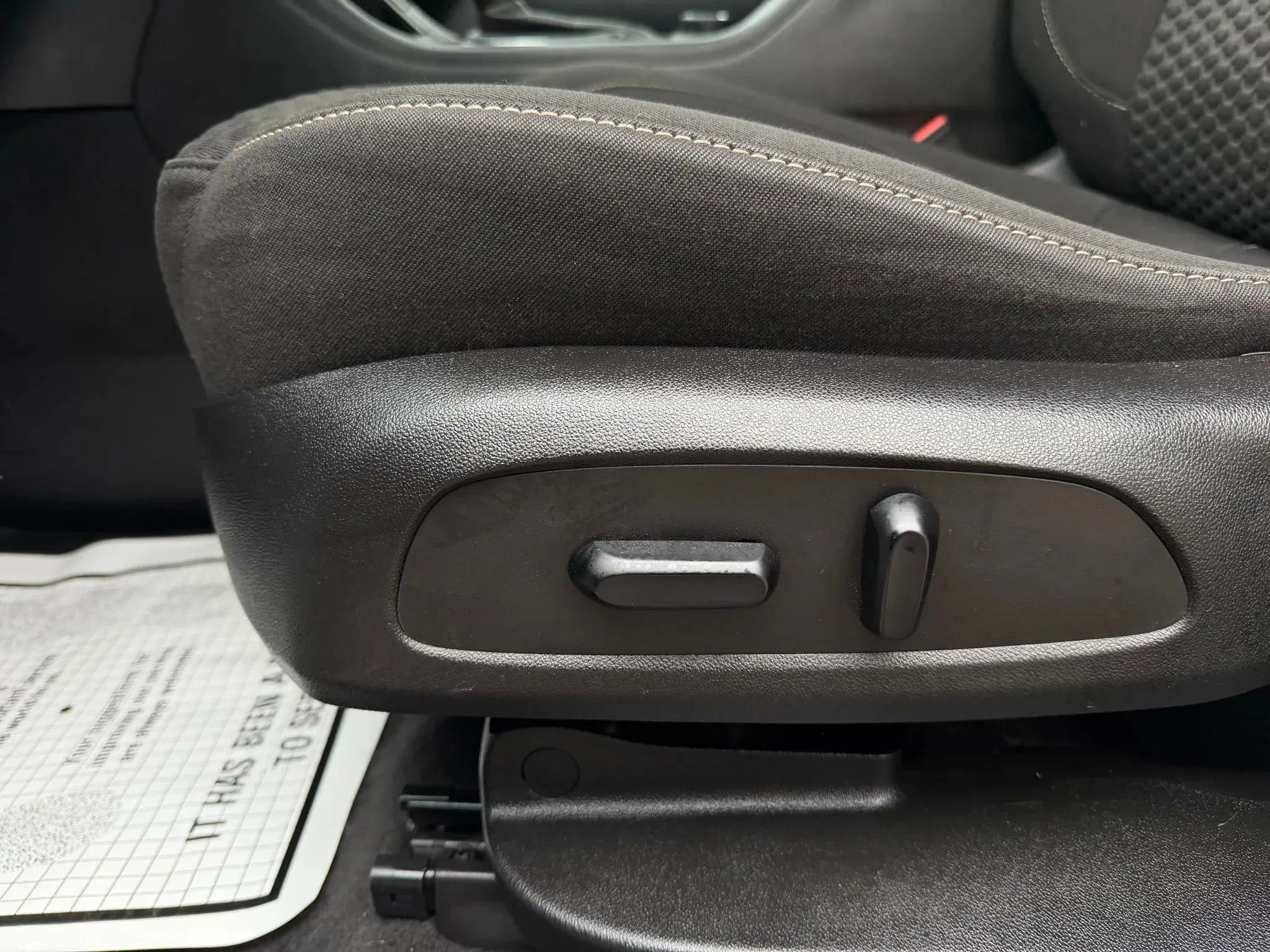 Used 2019 GMC Acadia SLE image 47