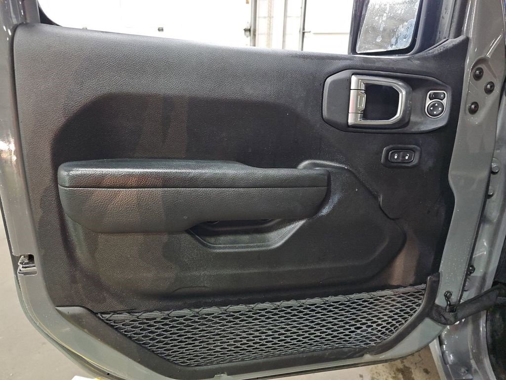 Used 2023 Jeep Wrangler Sport S w/ Sun And Sound Package image 7