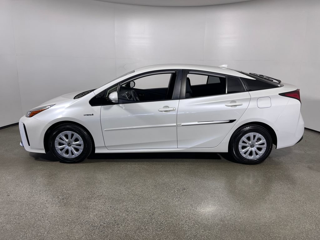 Certified 2019 Toyota Prius LE w/ Carpet Mat Package FWD image 6