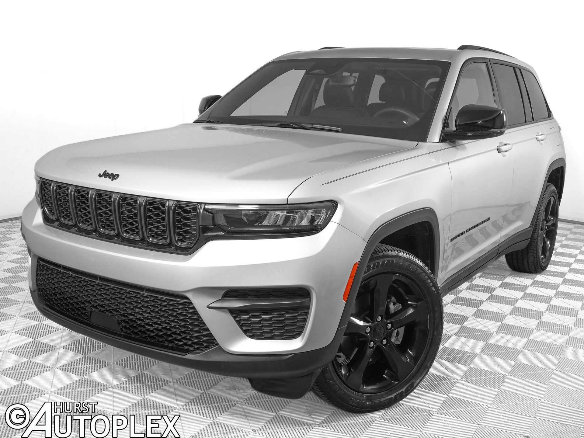 Used 2023 Jeep Grand Cherokee Altitude AWD/4WD video 1