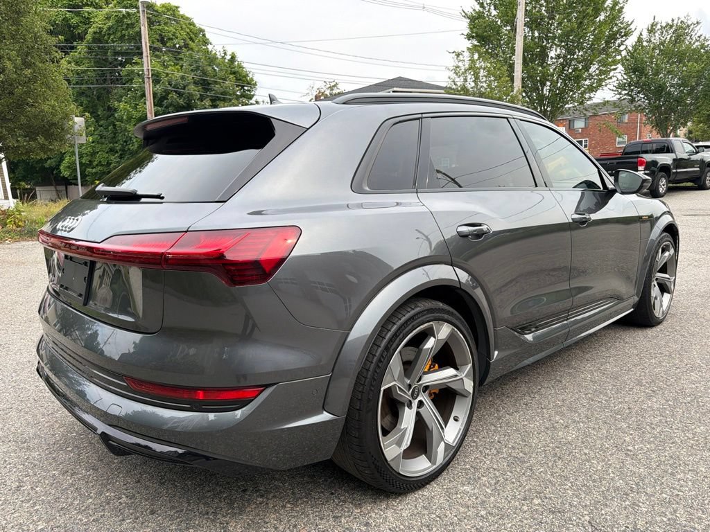 Used 2023 Audi e-tron S Prestige AWD/4WD image 7