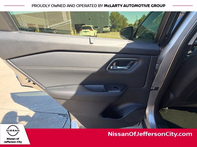 New 2026 Nissan Rogue Platinum w/ Platinum Premium Package AWD/4WD image 16