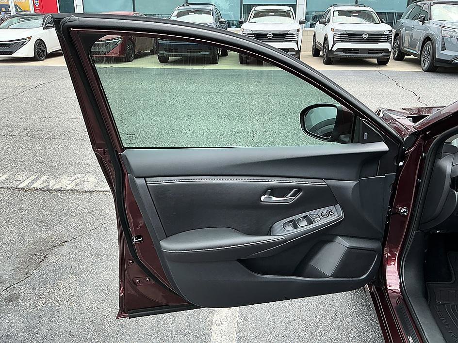 Used 2025 Nissan Sentra SV FWD image 11