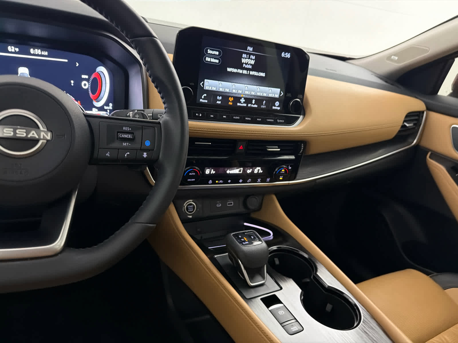 Used 2023 Nissan Rogue Platinum FWD image 18