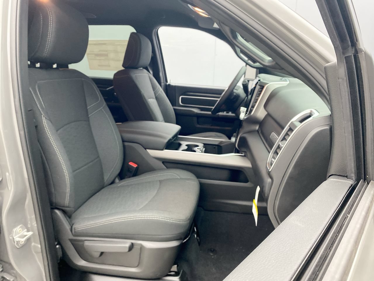 New 2026 RAM 2500 Big Horn AWD/4WD image 22