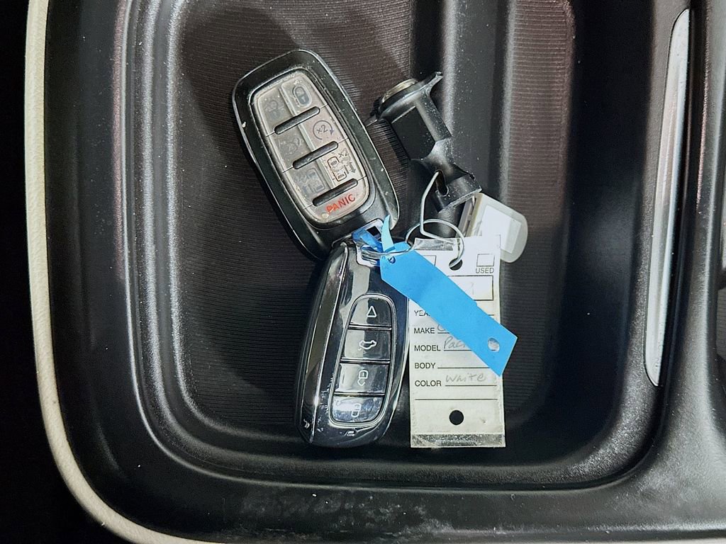 Used 2020 Chrysler Pacifica Touring w/ Advanced Safetytec Group image 33