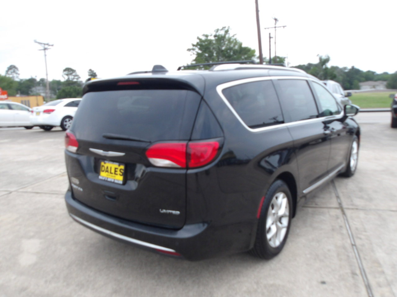 Used 2020 Chrysler Pacifica Limited image 11