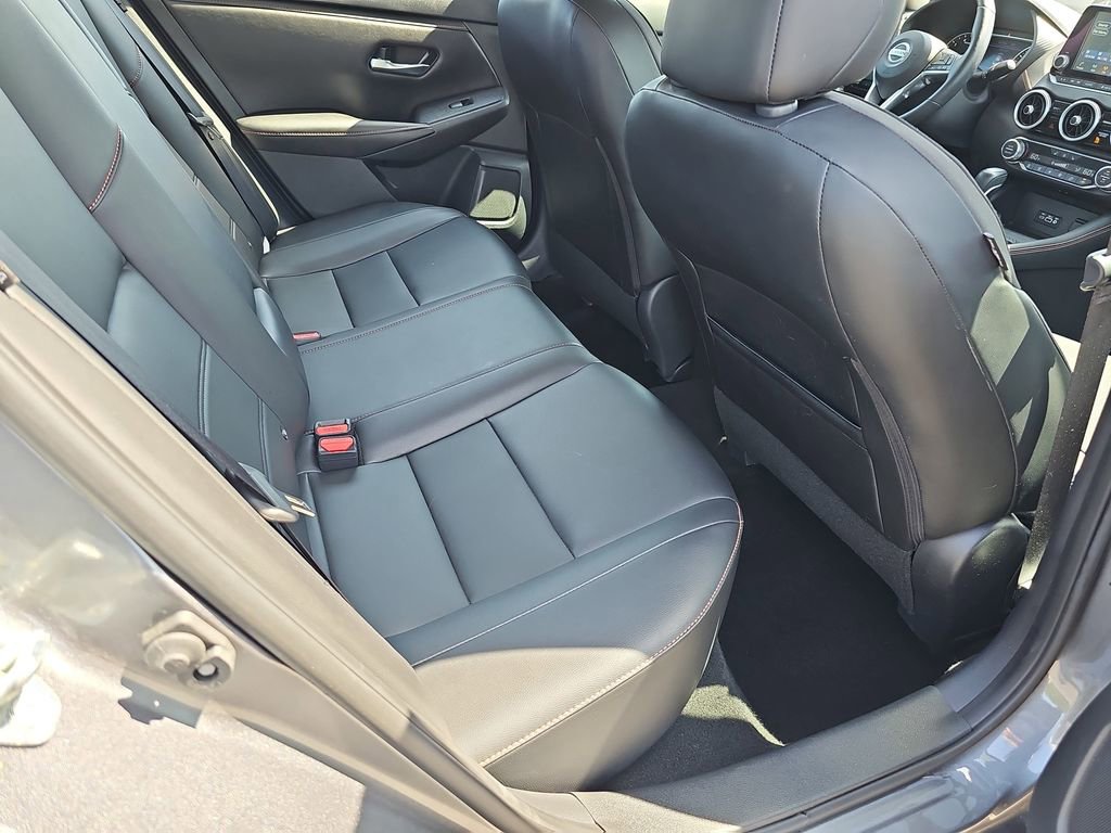 Used 2022 Nissan Sentra SR w/ SR Premium Package FWD image 15
