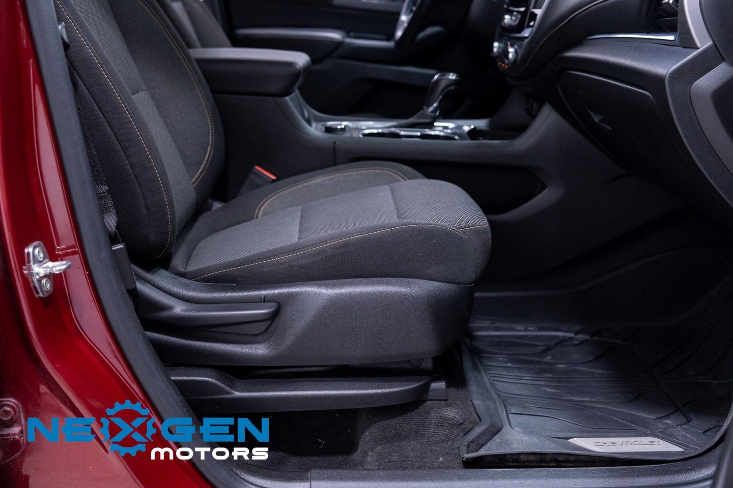 Used 2020 Chevrolet Traverse LT image 52