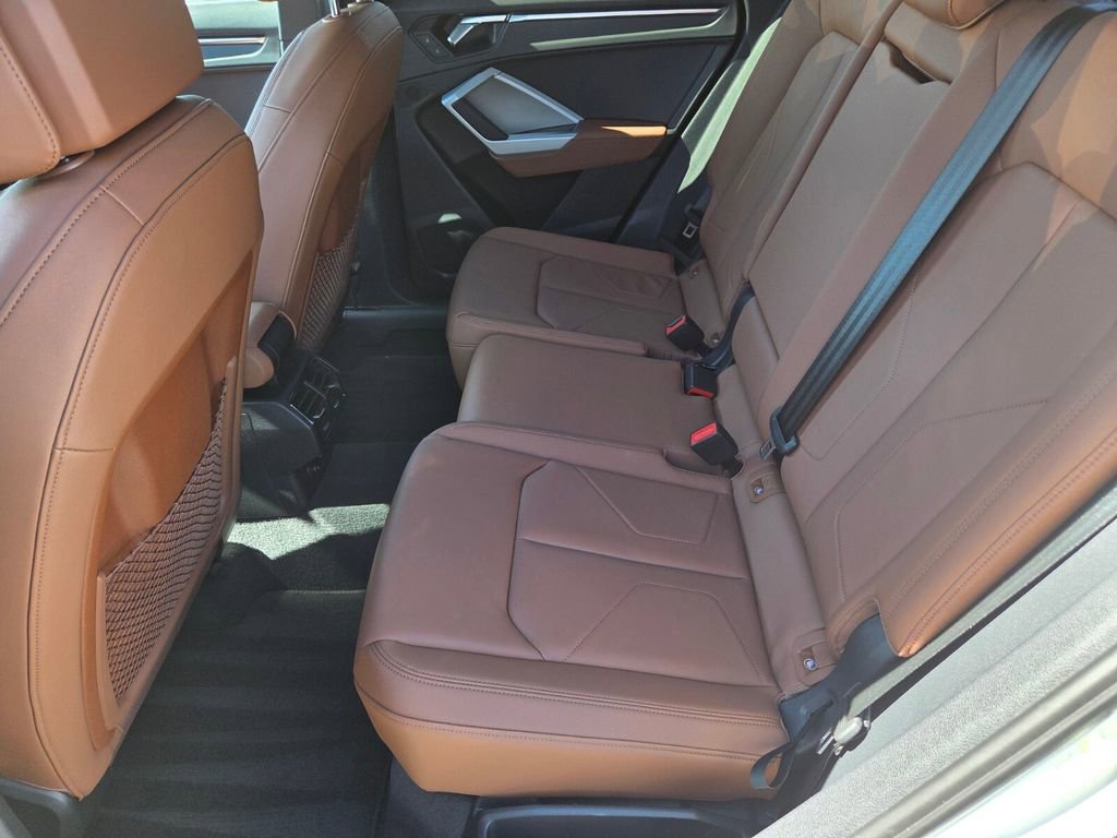 Used 2023 Audi Q3 2.0T Premium Plus w/ Premium Plus Package image 17