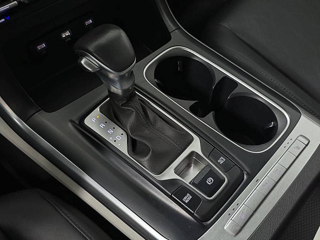 Used 2022 Kia Carnival LX FWD image 19