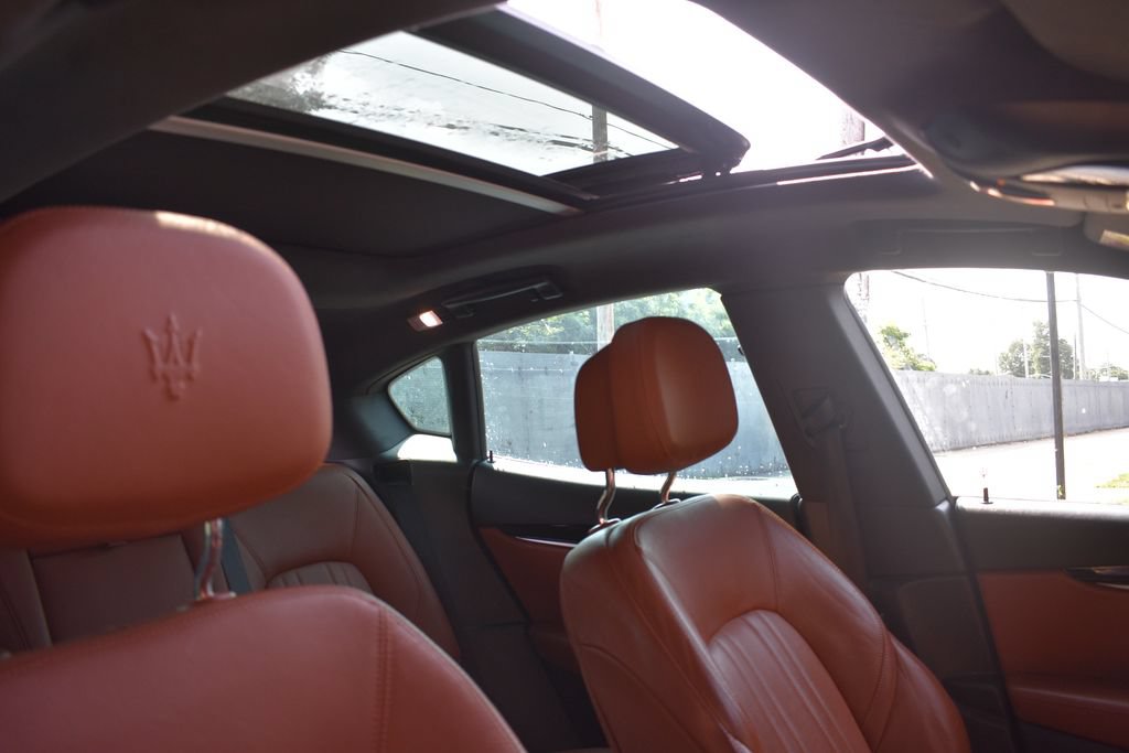 Used 2020 Maserati Levante AWD/4WD image 21