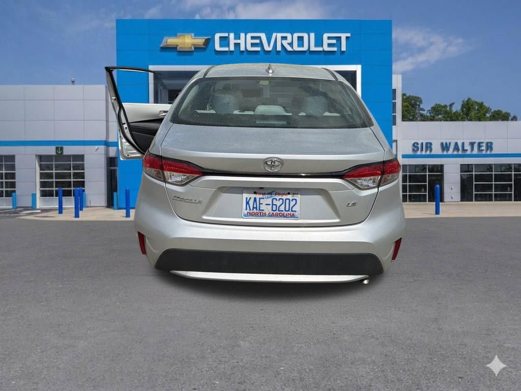 Used 2021 Toyota Corolla LE image 18