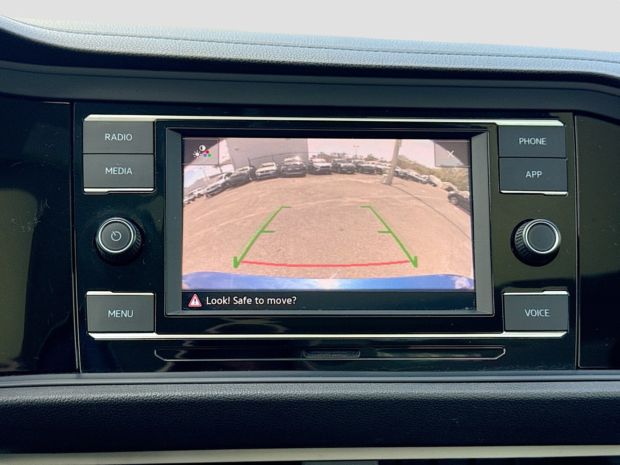 Used 2024 Volkswagen Jetta SE image 32