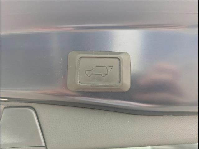 Used 2023 Toyota RAV4 XLE Premium image 55