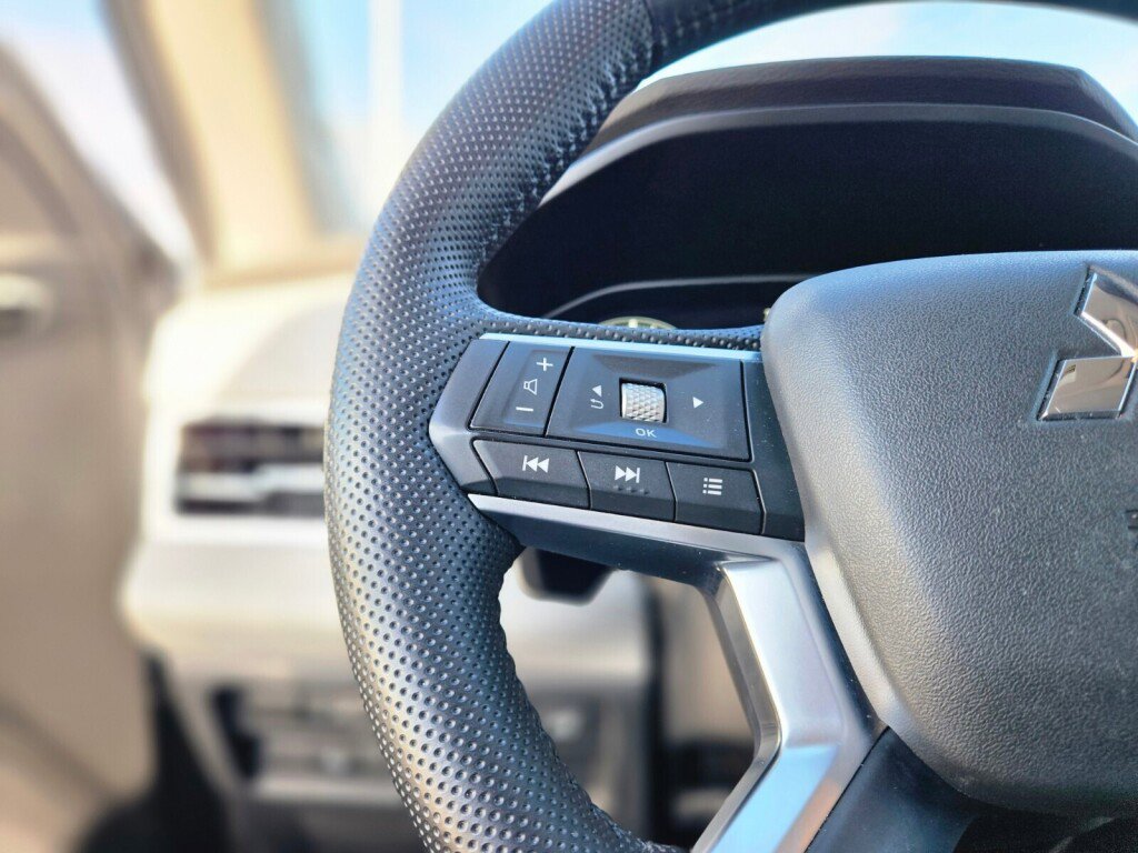 Used 2023 Mitsubishi Outlander SEL image 25