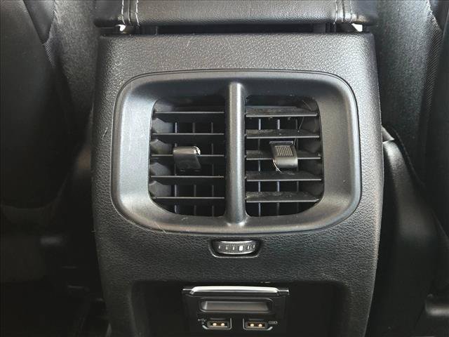 Used 2020 Jeep Cherokee Latitude Plus w/ Cold Weather Group FWD image 18