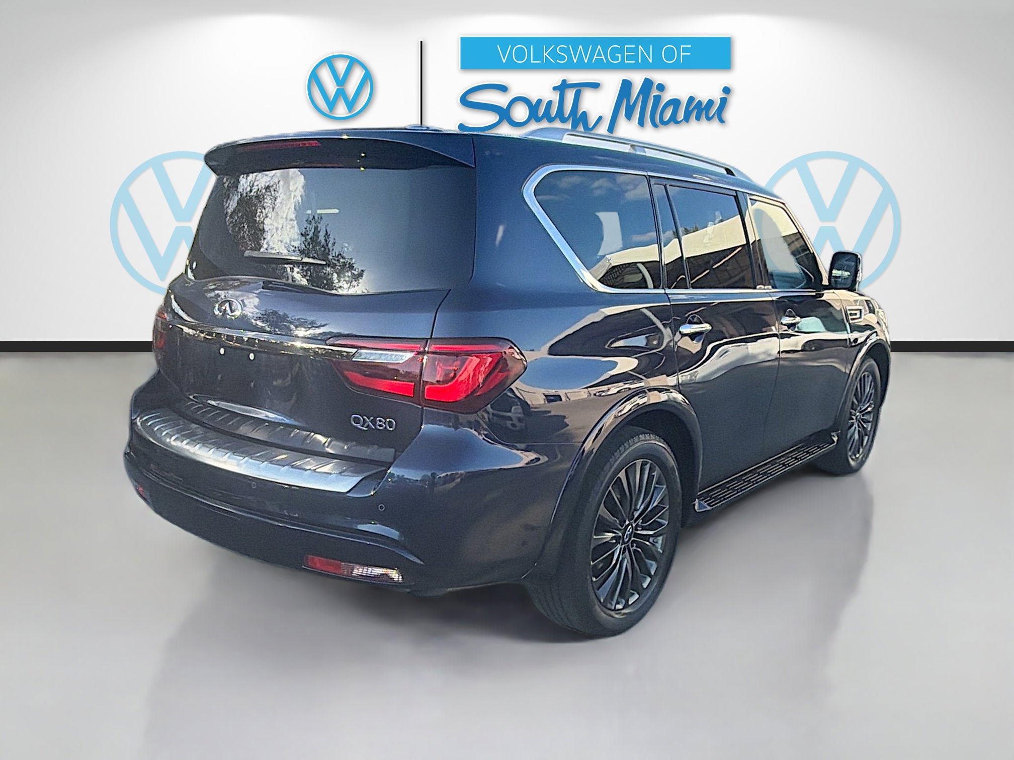 Used 2023 INFINITI QX80 Premium Select w/ Cargo Package RWD image 7