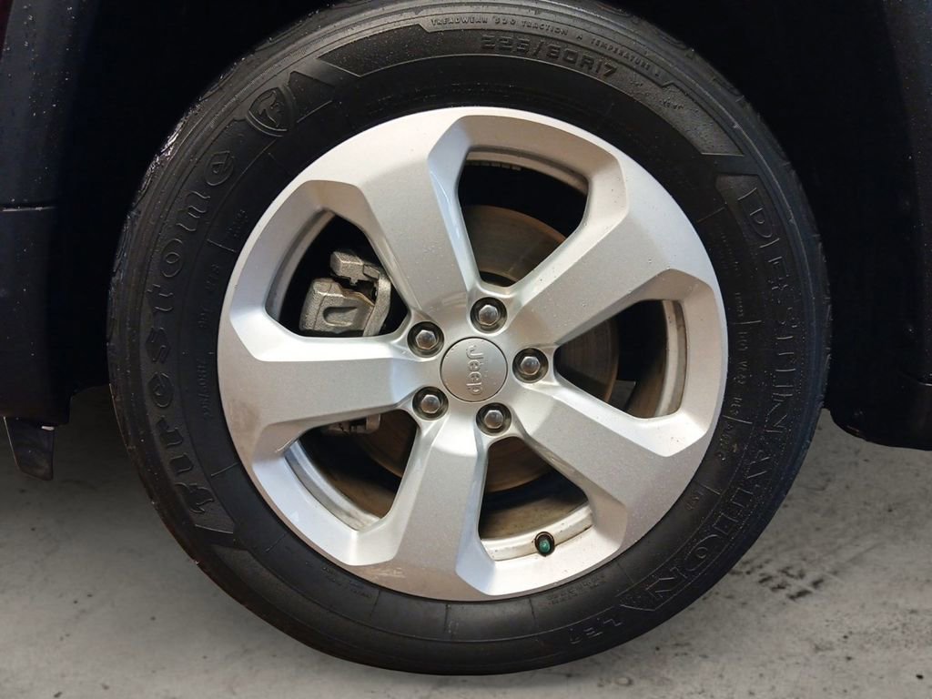 Used 2022 Jeep Compass Latitude FWD image 14
