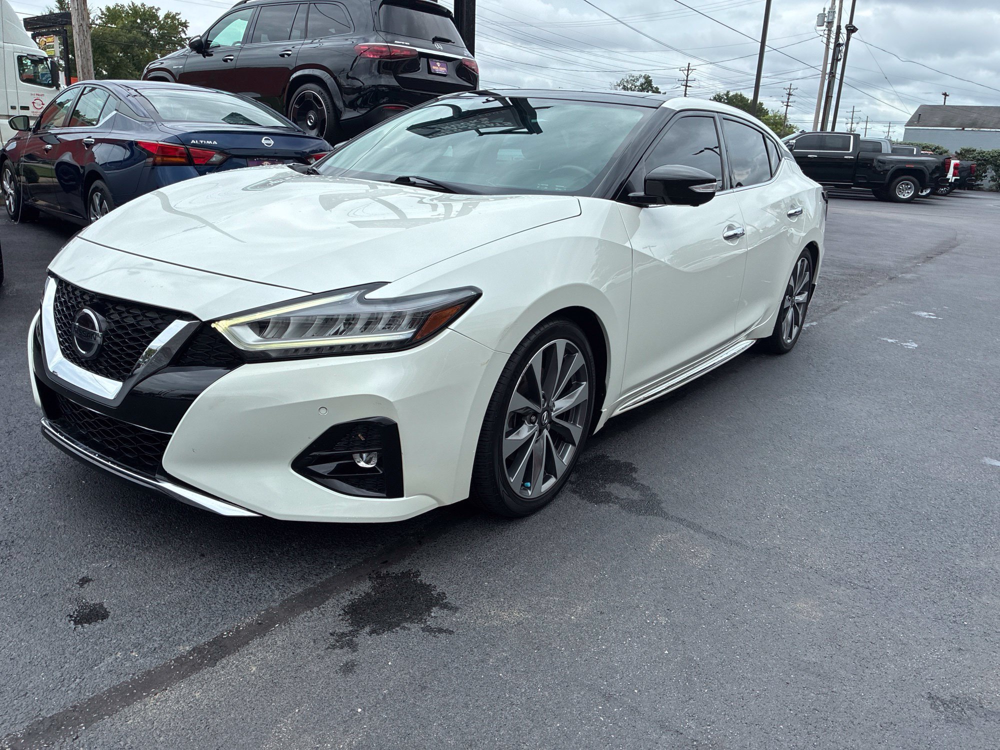 Used 2021 Nissan Maxima Platinum w/ Sport Mat Group FWD image 2