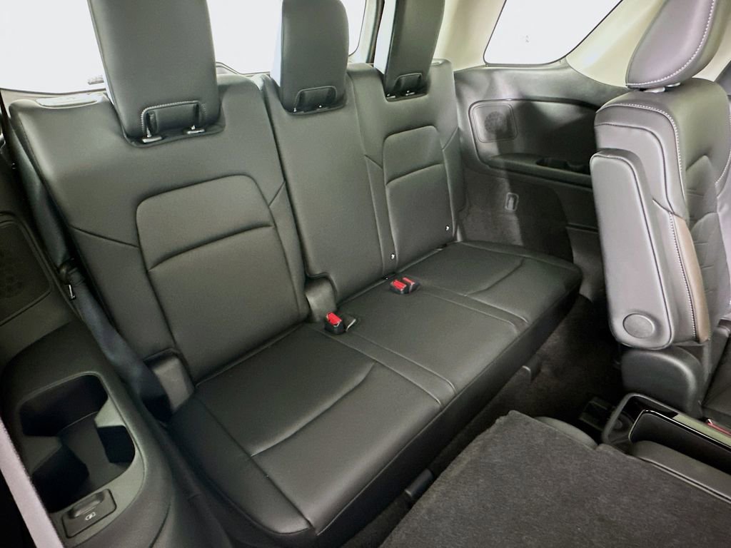 New 2025 Nissan Pathfinder Platinum image 36