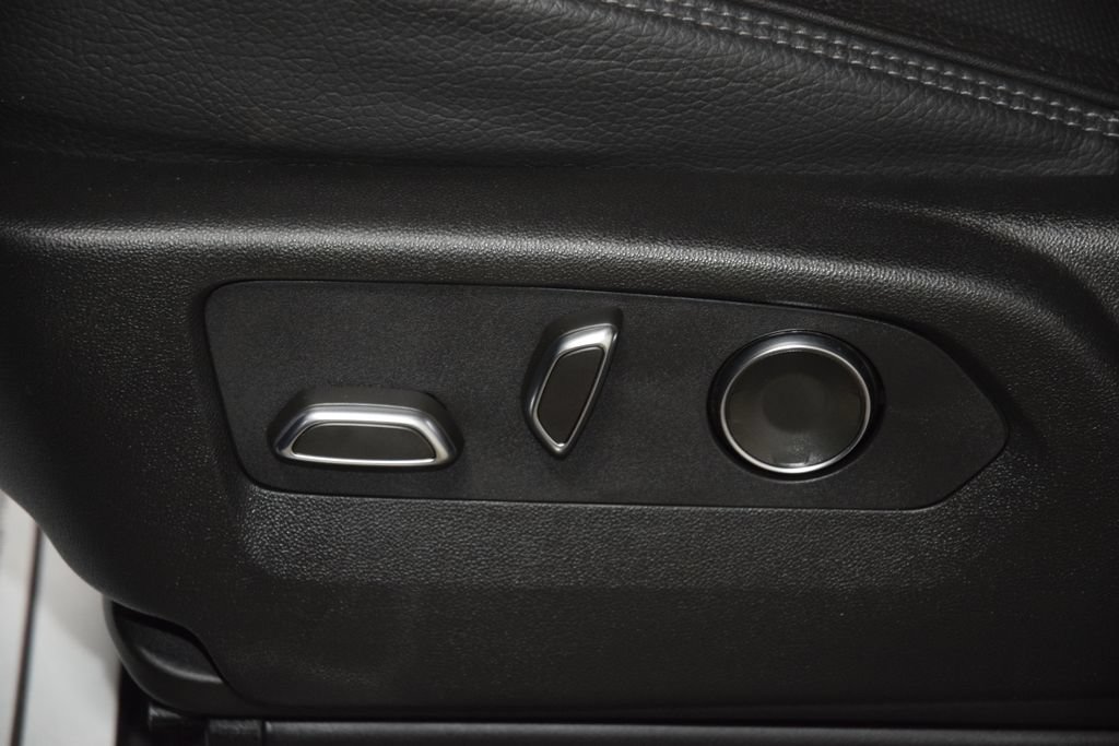 Used 2024 GMC Yukon Denali AWD/4WD image 42