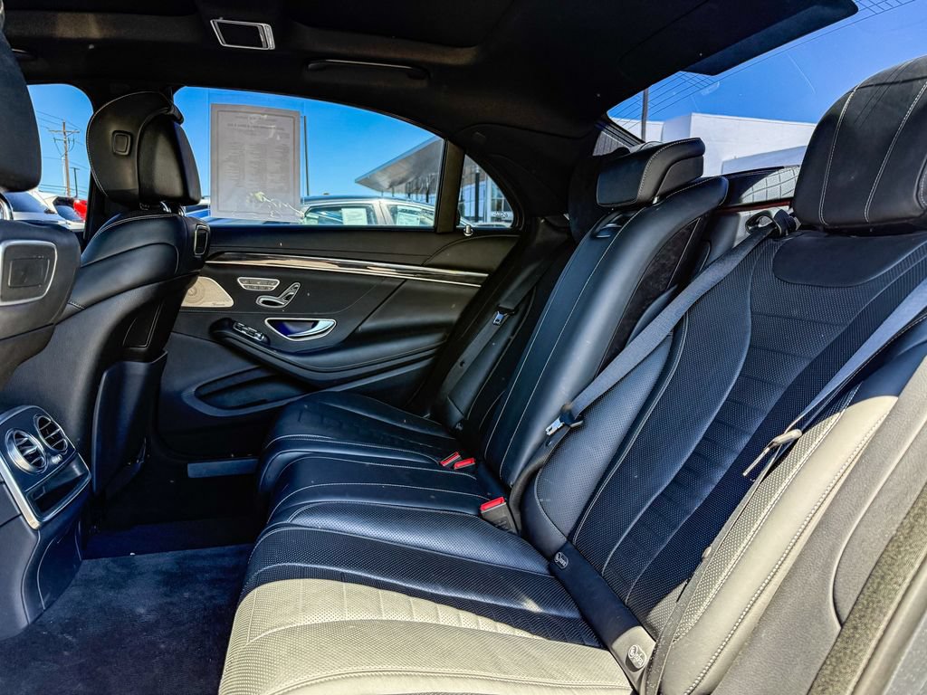 Used 2019 Mercedes-Benz S 560 Sedan image 20