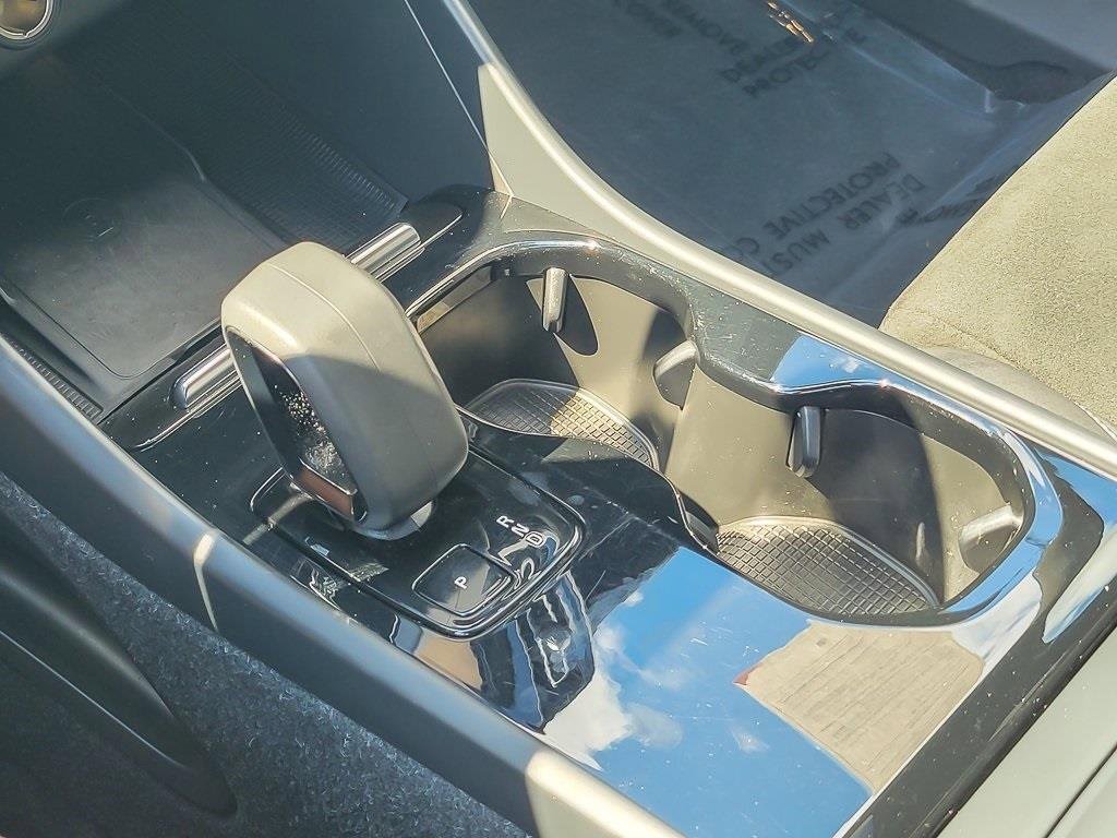 Used 2023 Volvo XC40 Recharge Ultimate w/ Protection Package Premier image 16